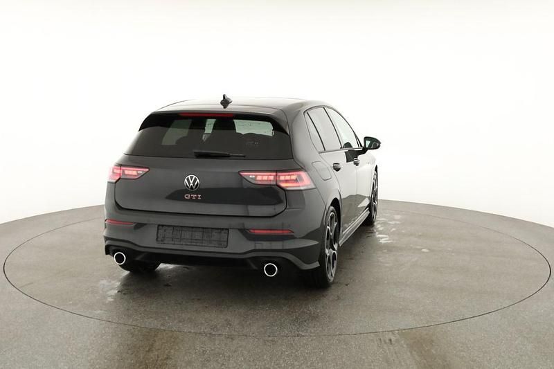 Neu VW Golf VIII GTI 2026 Uranograu