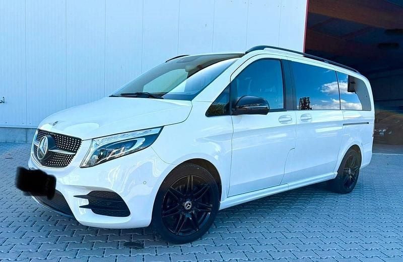 Weiß Gebraucht 2021 Mercedes V300 AMG line Van / Kleinbus | 52.500 € (Guter Preis) - Bild 1/4