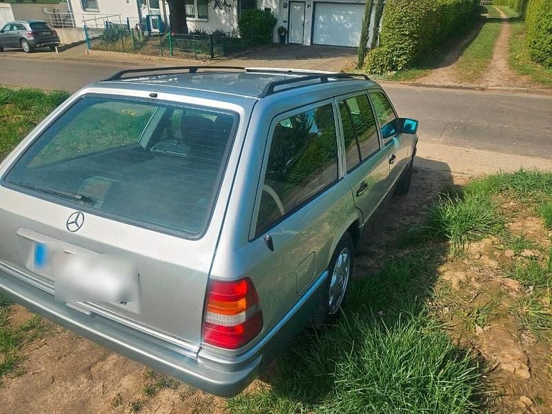 Usata Mercedes E250 113 CV (83 kW) 1996 Argento Station wagon