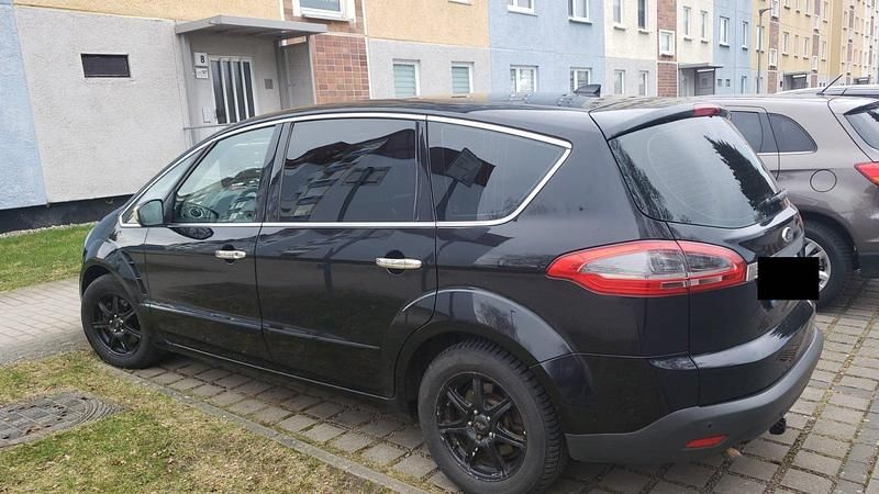 Gebraucht Ford S-MAX S 140 PS (102 kW) 2011 Schwarz Van / Kleinbus