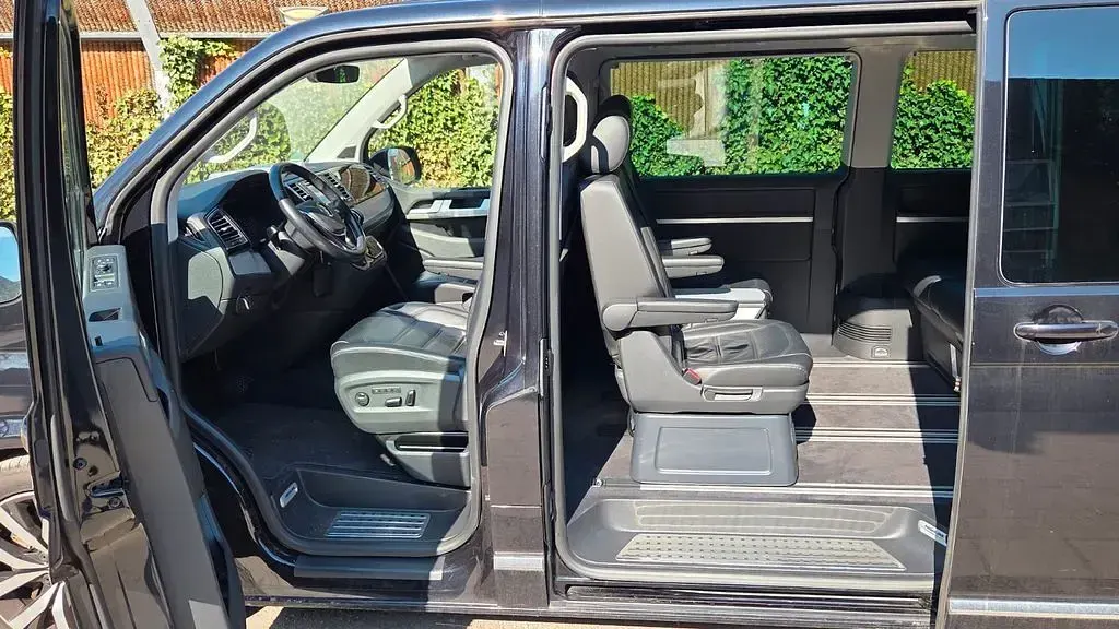 Gebraucht VW Multivan Highline 204 PS (150 kW) 2015 Schwarz Van / Kleinbus