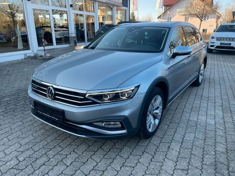 Silber Gebraucht 2020 VW Passat Alltrack Kombi | 28.690 € (Fairer Preis) - Bild 1/4