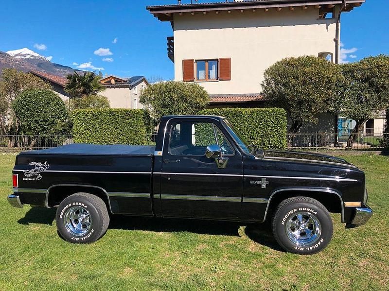 Gebraucht Chevrolet Silverado 160 PS (117 kW) 1985 Schwarz SUV