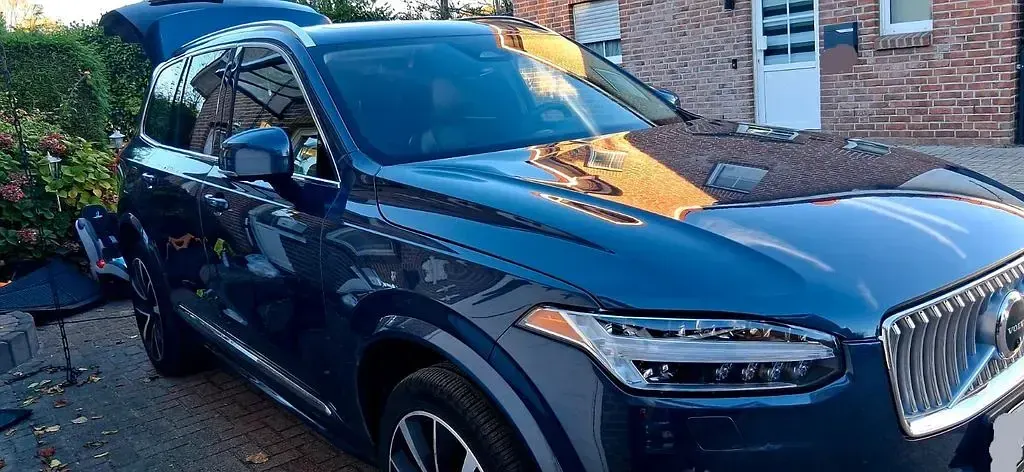 Gebraucht Volvo XC90 Plus 250 PS (183 kW) 2024 Blau SUV