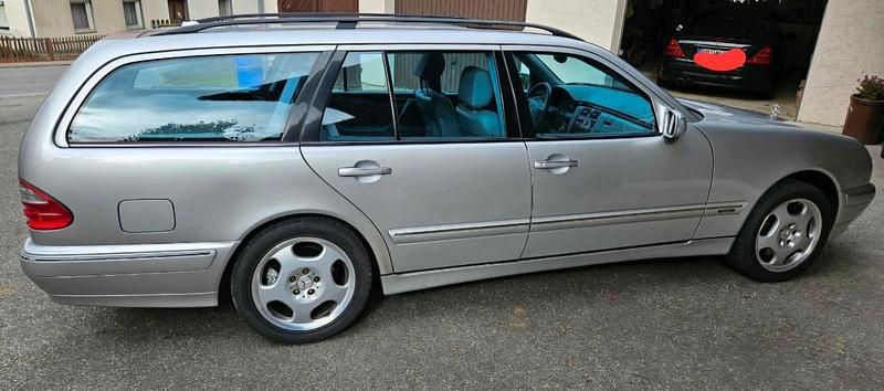 Gebraucht Mercedes E430 279 PS (205 kW) 2001 Silber Limousine