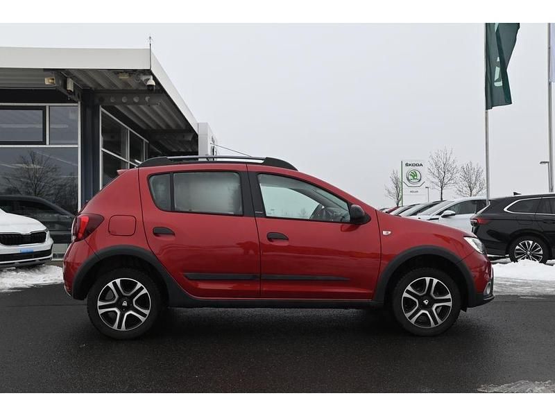 Gebraucht Dacia Sandero Stepway 90 PS (66 kW) 2018 Rot Limousine