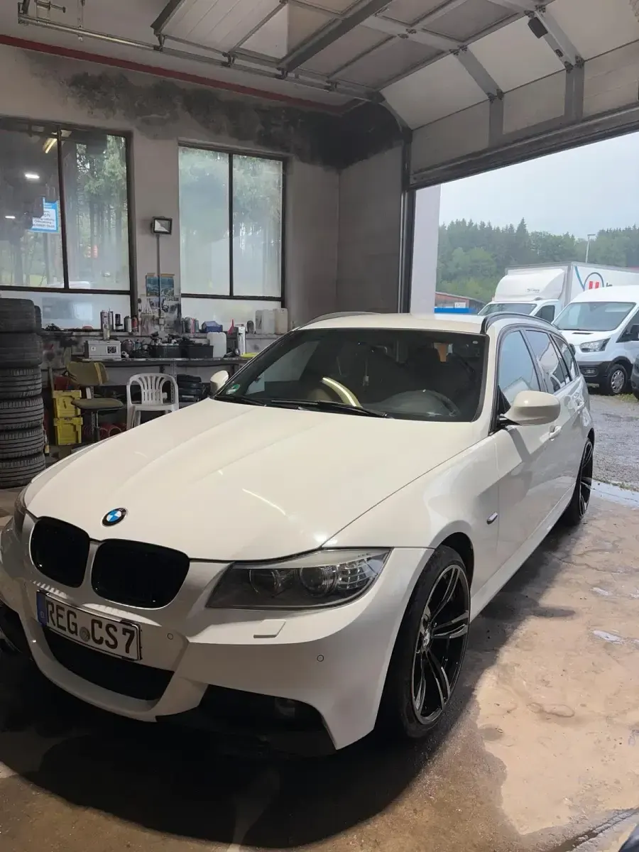 Gebraucht BMW 320 M Sport 184 PS (135 kW) 2012 Weiß Kombi