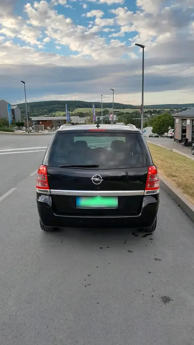 Gebraucht Opel Zafira 150 PS (110 kW) 2010 Schwarz Van / Kleinbus