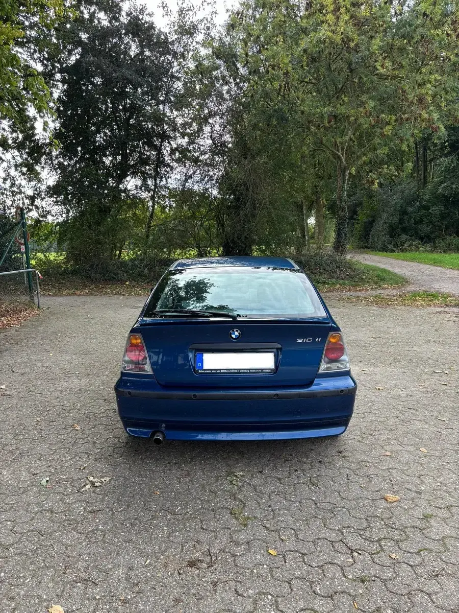 Gebraucht BMW 316 120 PS (88 kW) 2002 Blau Coupé