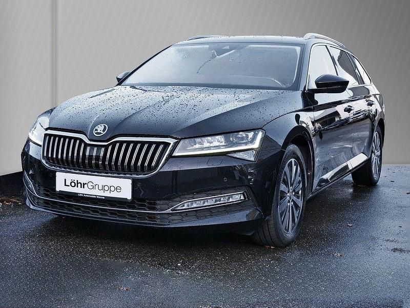 Gebraucht Skoda Superb Style 150 PS (110 kW) 2022 Blackmagic perleffekt Kombi