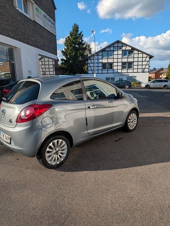 Grau Gebraucht 2012 Ford Ka Titanium Kleinwagen | 2.799 € (Guter Preis) - Bild 1/4