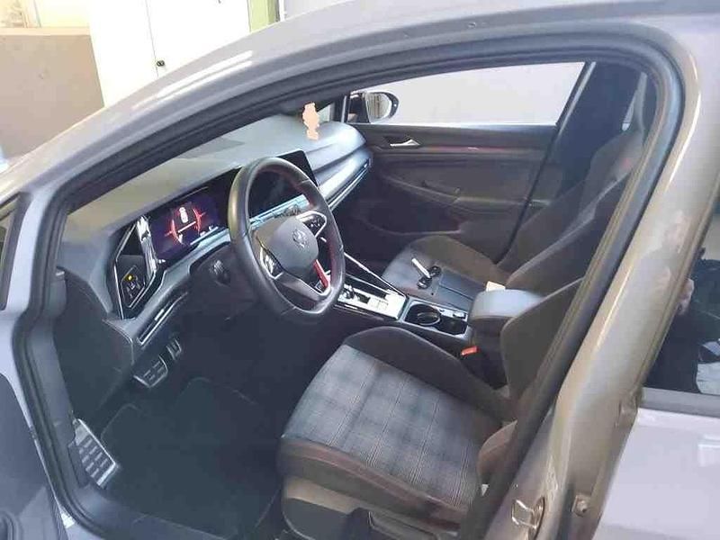 Gebraucht VW Golf VIII GTI 245 PS (180 kW) 2023 Mondsteingrau Limousine