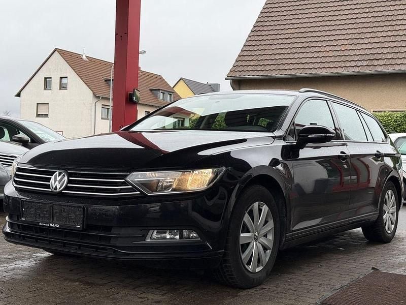 Gebraucht VW Passat Comfortline 125 PS (91 kW) 2018 Schwarz Kombi