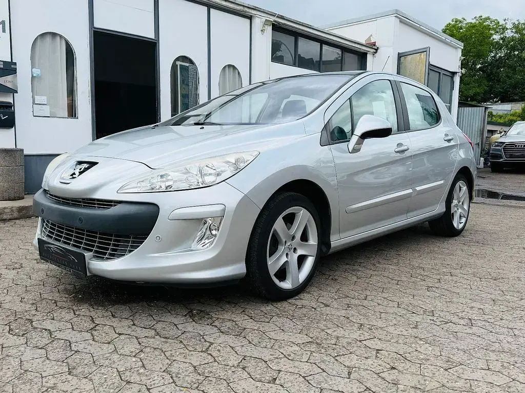 Gebraucht Peugeot 308 Platinum 150 PS (110 kW) 2010 Silber Limousine