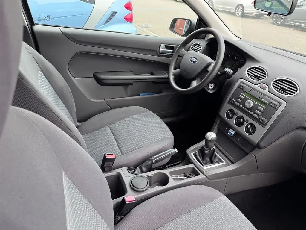 Gebraucht Ford Focus Trend 80 PS (58 kW) 2005 Blau Limousine