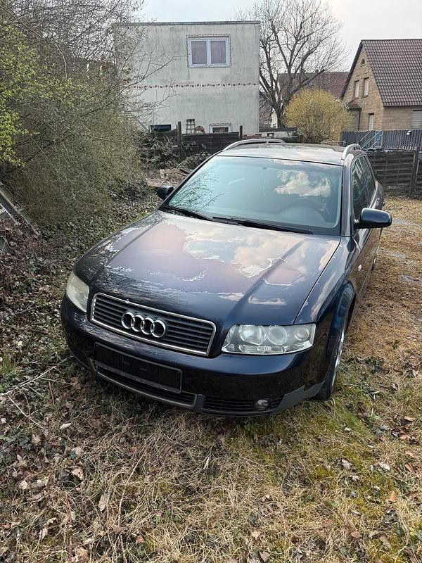 Second-hand Audi A4 131 CP (96 kW) 2001 Albastru Break