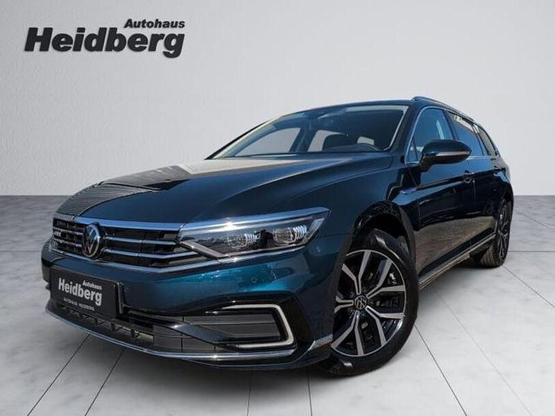 Blau Gebraucht 2022 VW Passat Pro Kombi | 28.880 € (Etwas zu teuer) - Bild 1/4
