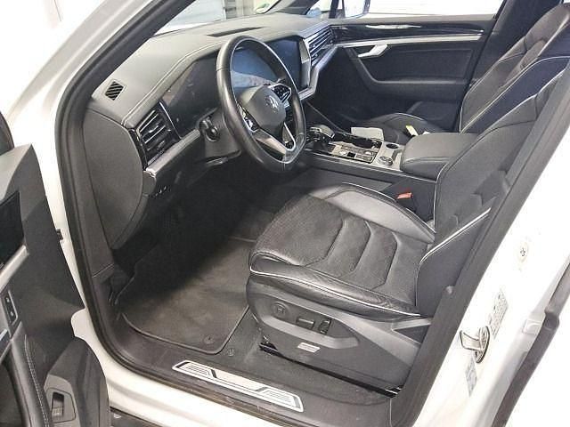 Gebraucht VW Touareg Elegance 286 PS (210 kW) 2022 Pure white SUV