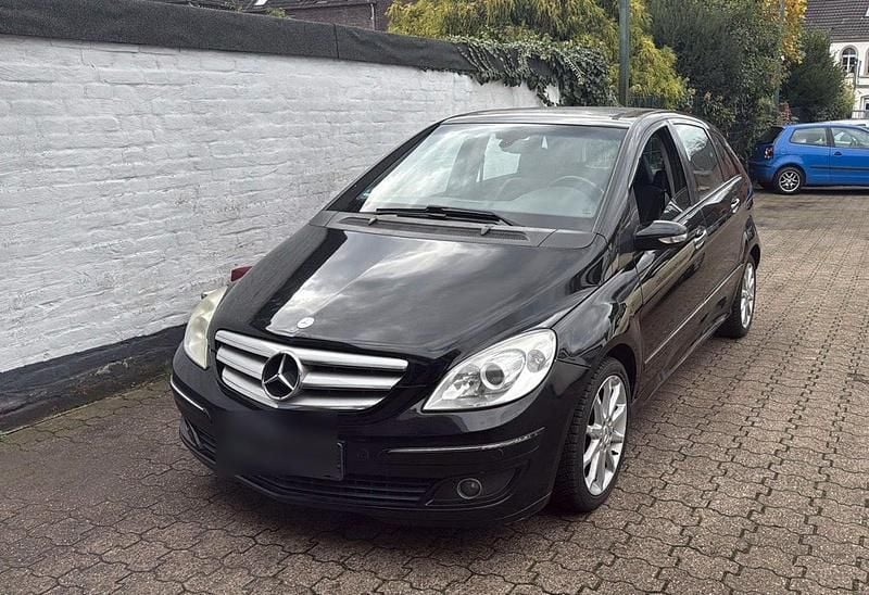 Schwarz Gebraucht 2005 Mercedes B200 Van / Kleinbus | 1.150 € (Superpreis) - Bild 1/4