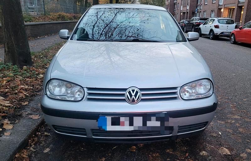 Silber Gebraucht 2001 VW Golf IV Kleinwagen | 1.000 € (Fairer Preis) - Bild 1/4