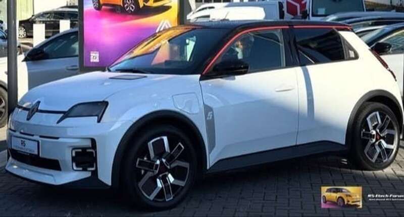 Weiß Gebraucht 2025 Renault R5 Komfort Kleinwagen | 32.800 € (Teuer) - Bild 1/1