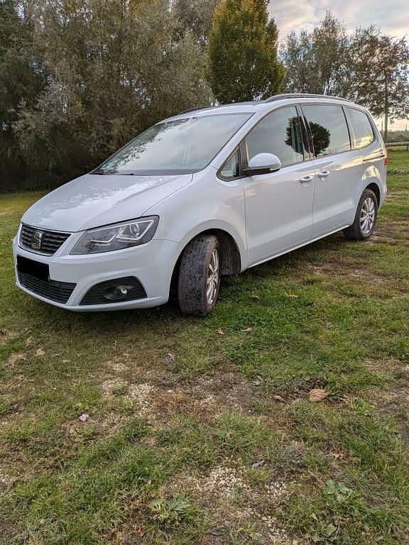 Weiß Gebraucht 2019 Seat Alhambra Style Van / Kleinbus | 29.500 € (Etwas zu teuer) - Bild 1/4