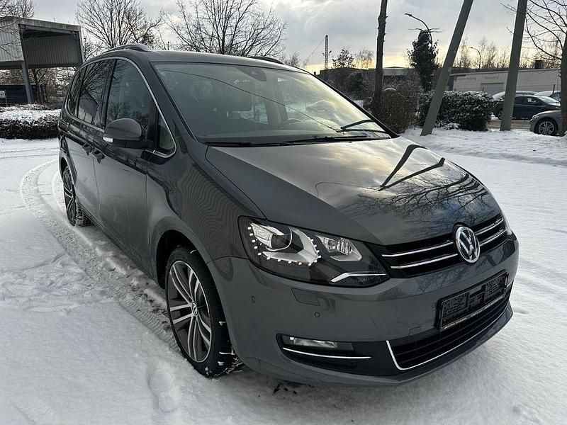 Schwarz Gebraucht 2019 VW Sharan Comfortline Van / Kleinbus | 18.490 € (Guter Preis) - Bild 1/4