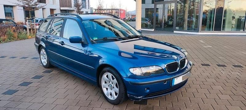 Blau Gebraucht 2002 BMW 318 Sport Line Kombi | 2.000 € (Guter Preis) - Bild 1/4