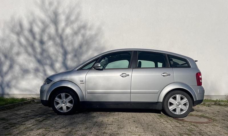 Second-hand Audi A2 75 CP (55 kW) 2001 Argintiu Hatchback