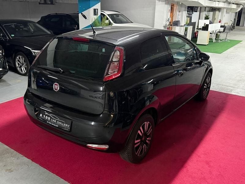Gebraucht Fiat Punto Young 69 PS (50 kW) 2015 Colore esterno (nero provocato Kleinwagen