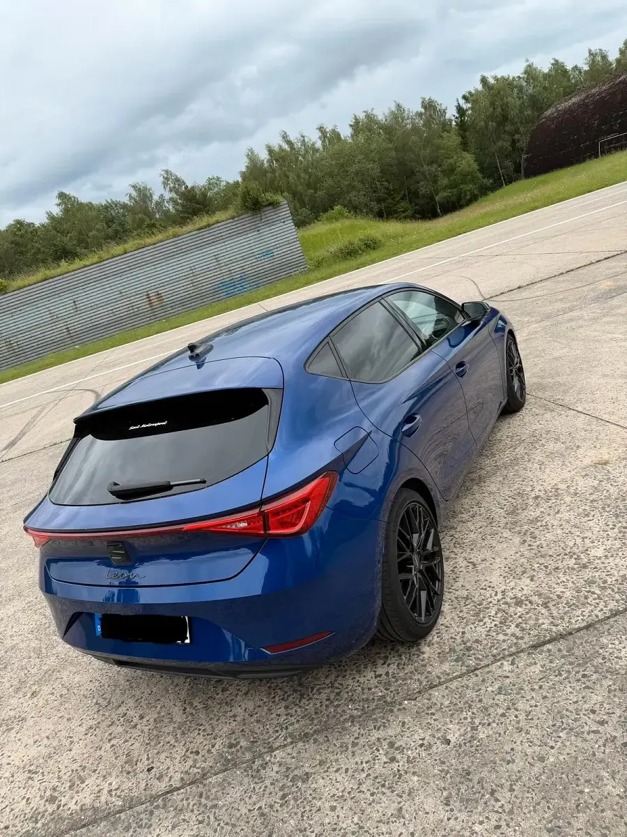 Gebraucht Seat Leon 200 PS (147 kW) 2021 Blau Limousine