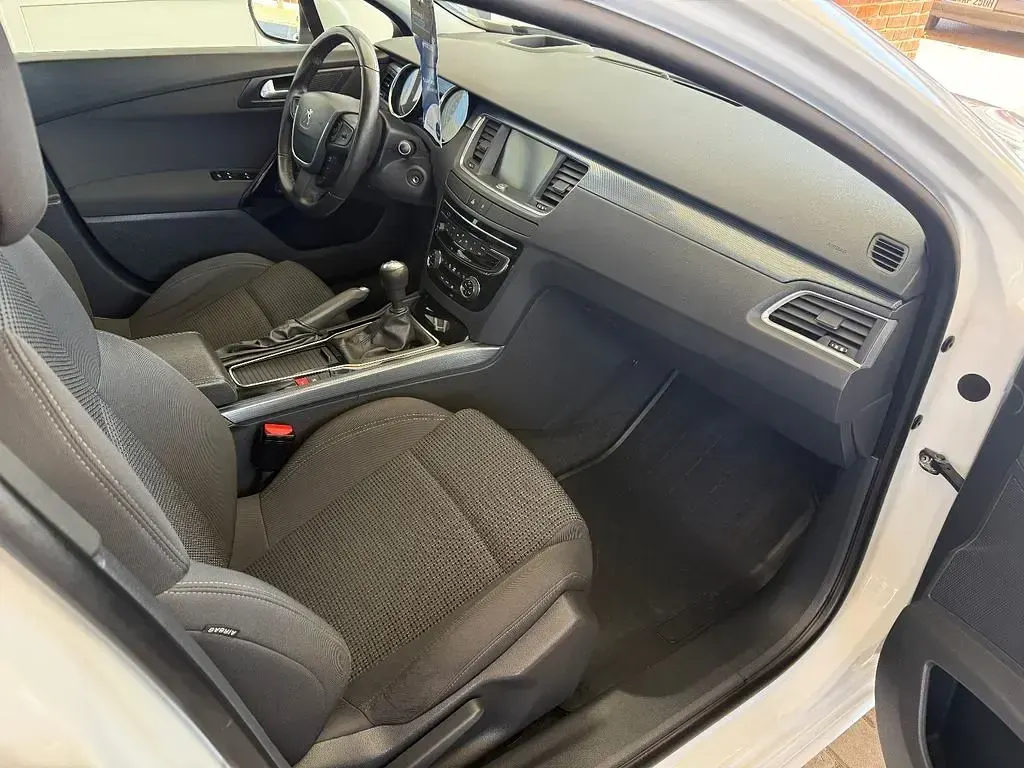 Gebraucht Peugeot 508 SW Active 150 PS (110 kW) 2016 Weiß Kombi