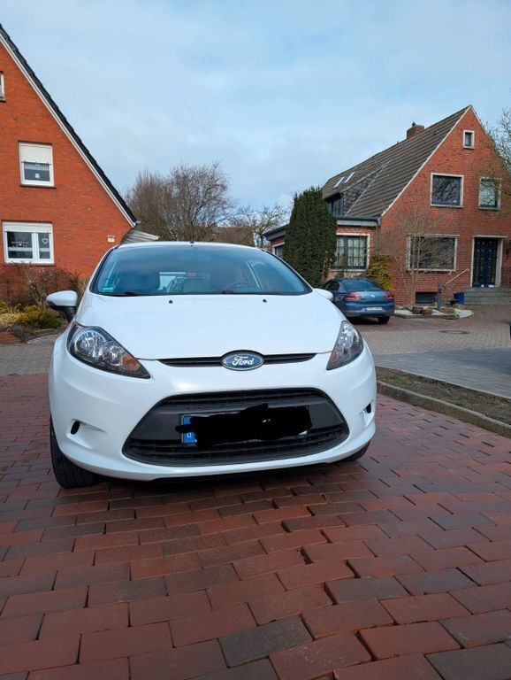Weiß Gebraucht 2009 Ford Fiesta Trend Kleinwagen | 3.000 € (Guter Preis) - Bild 1/4