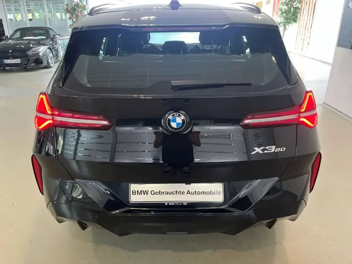 Gebraucht BMW X3 M Sport 208 PS (152 kW) 2025 Black sapphire metallic SUV