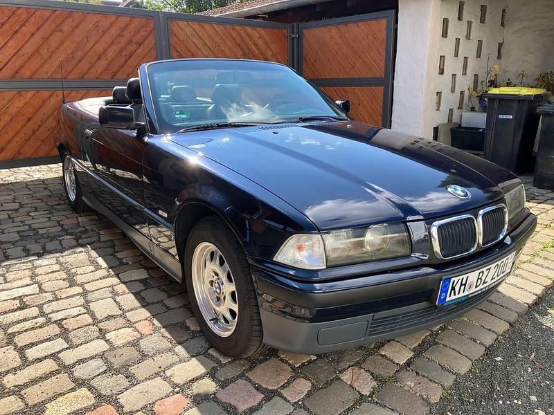 Gebraucht BMW 318 Cabriolet 116 PS (85 kW) 1999 Blau Cabrio