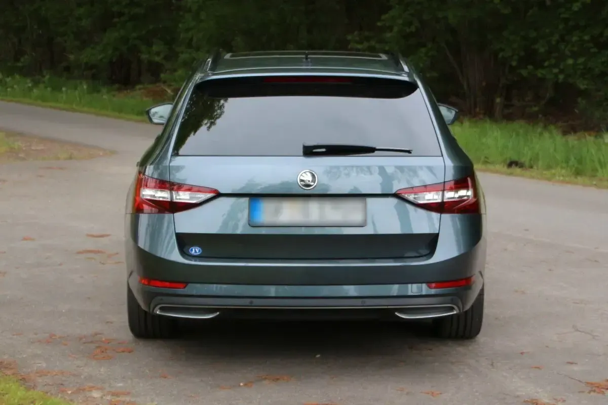 Gebraucht Skoda Superb SportLine 190 PS (139 kW) 2018 Grau Limousine