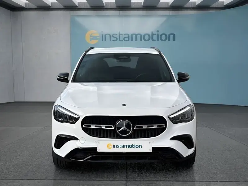 Gebraucht Mercedes GLA180 116 PS (85 kW) 2024 Weiß SUV