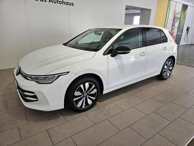 Gebraucht VW Golf VIII Goal 150 PS (110 kW) 2025 Weiss Limousine