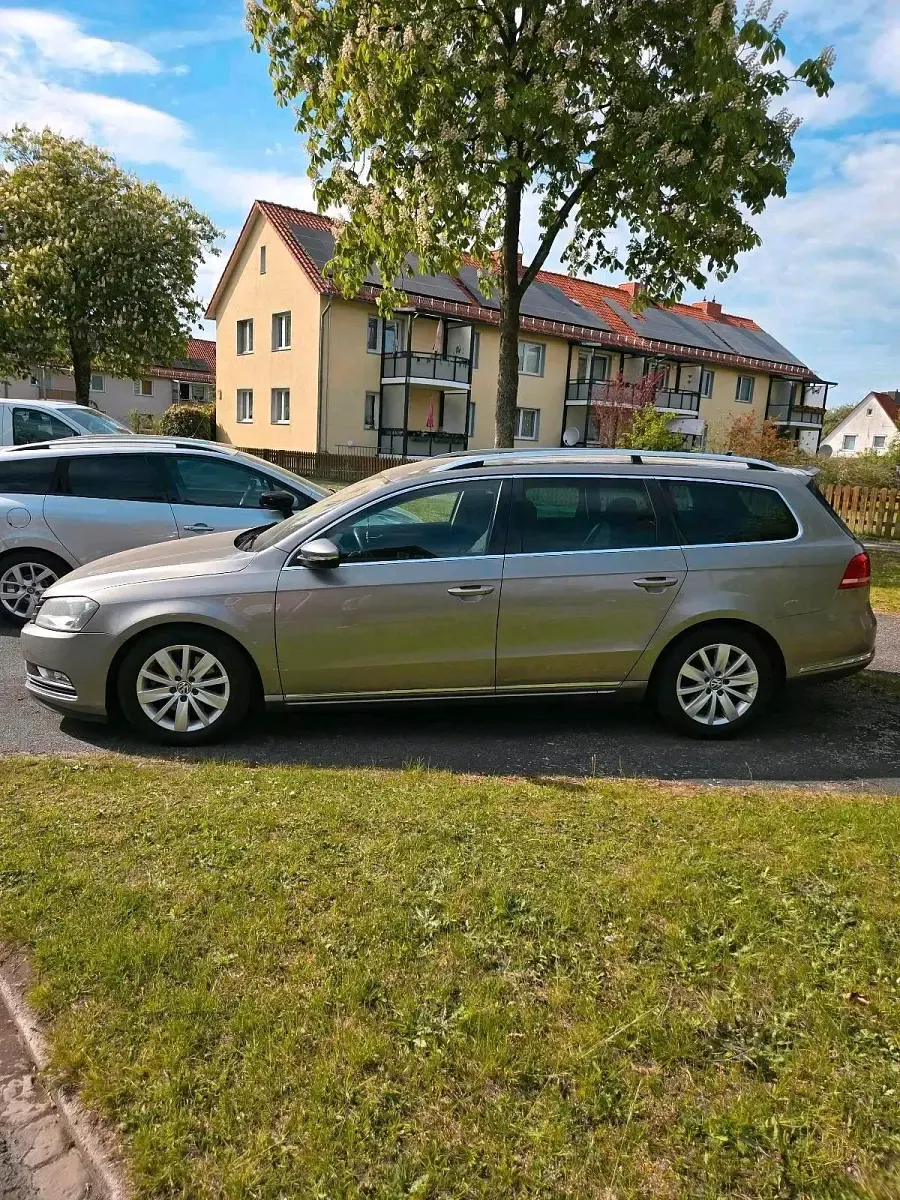 Gebraucht VW Passat 140 PS (102 kW) 2012 Braun Kombi