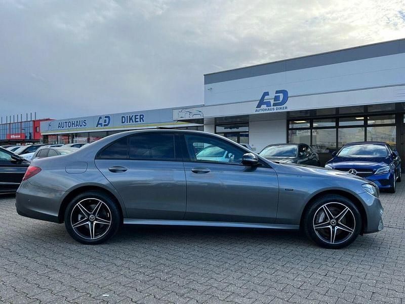 Gebraucht Mercedes E300 AMG line 194 PS (142 kW) 2019 Grau metallic Limousine