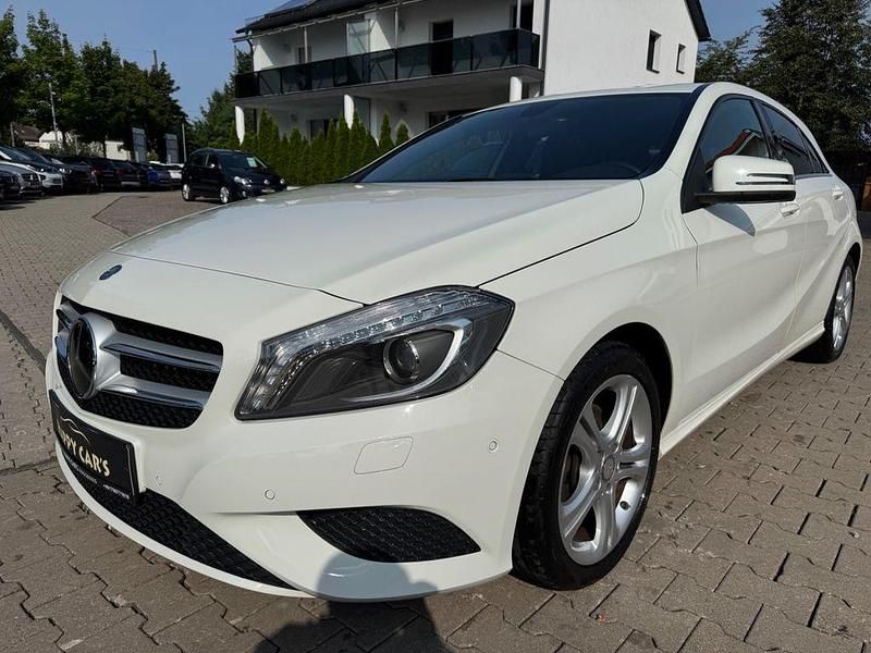 Weiß Gebraucht 2014 Mercedes A200 Limousine | 10.900 € (Fairer Preis) - Bild 1/4