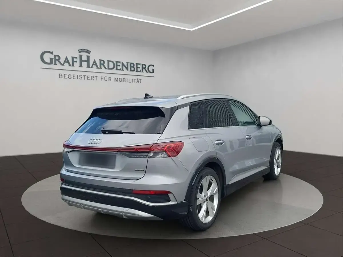 Gebraucht Audi Q4 e-tron Ambiente 219 kW (299 PS) 2023 Florettsilber metallic SUV