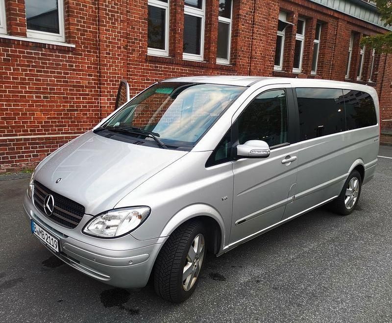 Silber Gebraucht 2007 Mercedes Viano Van / Kleinbus | 12.600 € (Fairer Preis) - Bild 1/4
