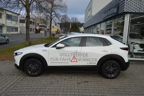 Second-hand Mazda CX-30 Center-Line 140 CP (102 kW) 2025 Alb SUV