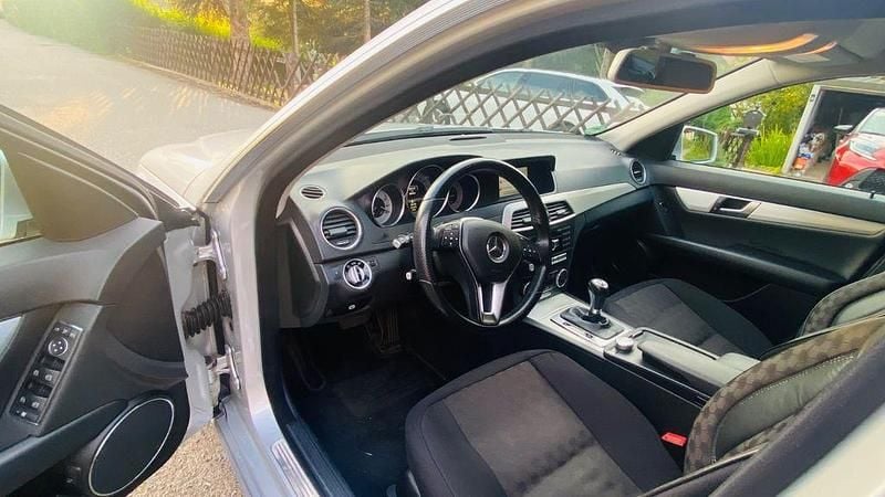 Grau Gebraucht 2013 Mercedes C220 Avantgarde Limousine | 7.500 € (Fairer Preis) - Bild 1/4