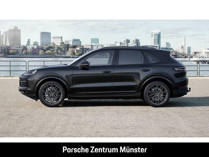 Gebraucht Porsche Cayenne 470 PS (345 kW) 2024 Schwarz SUV