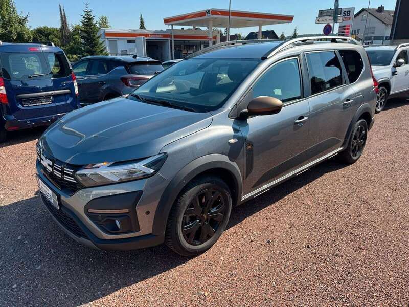Dolomit grau Gebraucht 2024 Dacia Jogger Extreme Kombi | 22.950 € (Teuer) - Bild 1/2