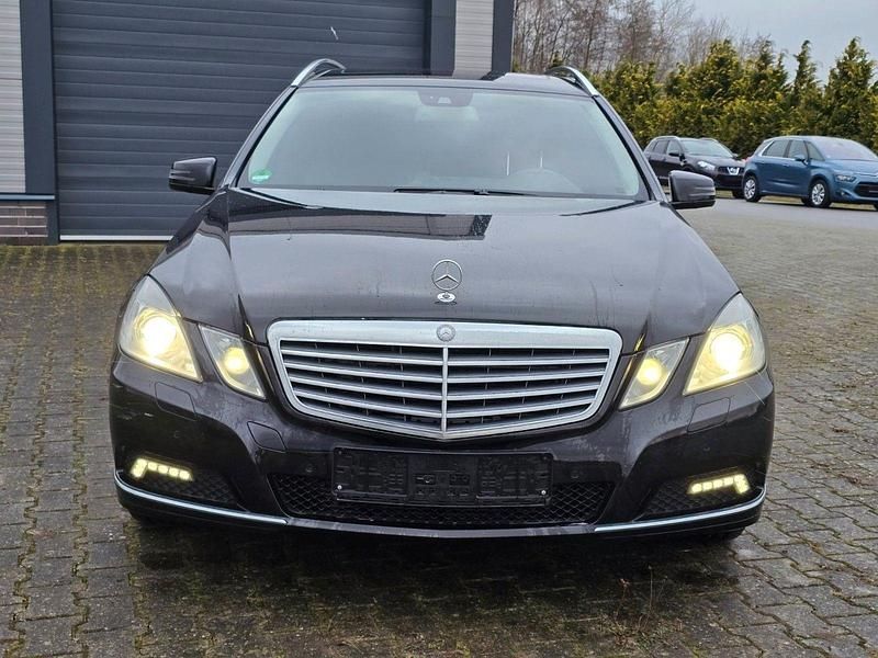 Gebraucht Mercedes E350 231 PS (169 kW) 2010 Schwarz Kombi