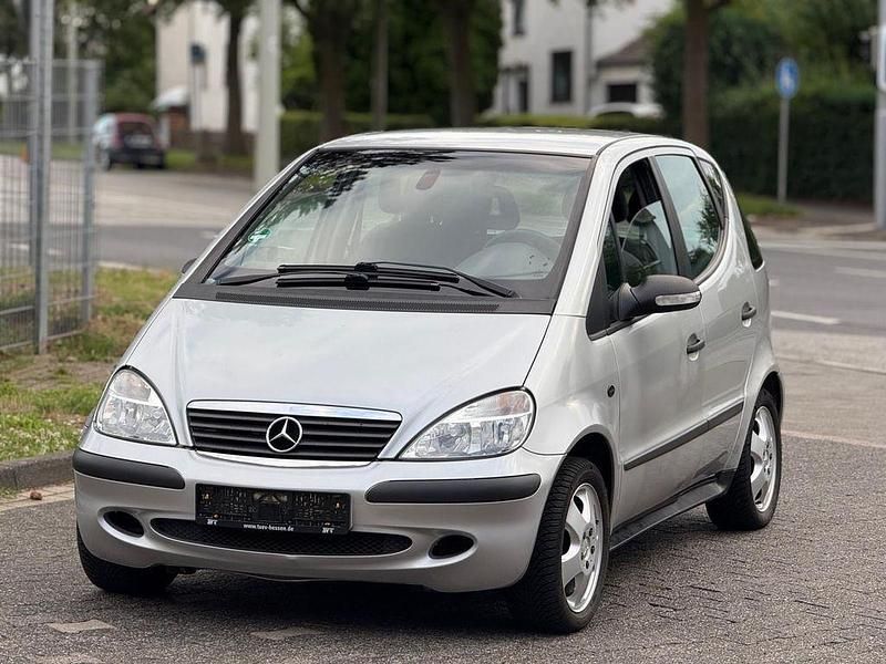 Grau Gebraucht 2003 Mercedes A140 Classic Van / Kleinbus | 1.299 € (Guter Preis) - Bild 1/4