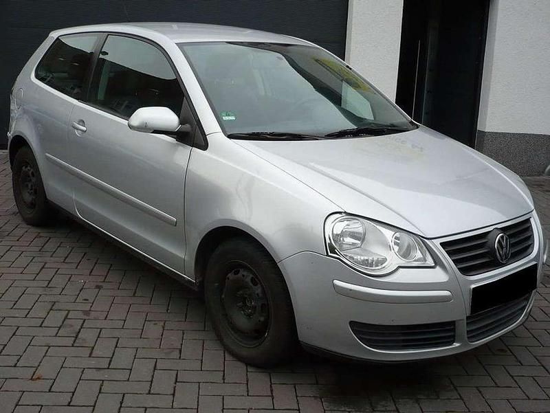 Silber Gebraucht 2005 VW Polo Limousine | 800 € (Superpreis) - Bild 1/4